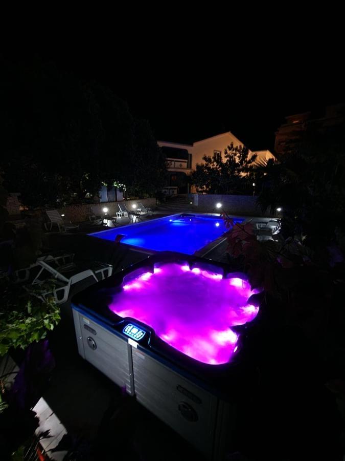 Apartment Pool Knezevic