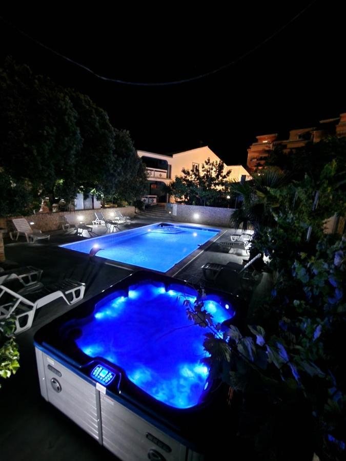 Apartment Pool Knezevic Novalja