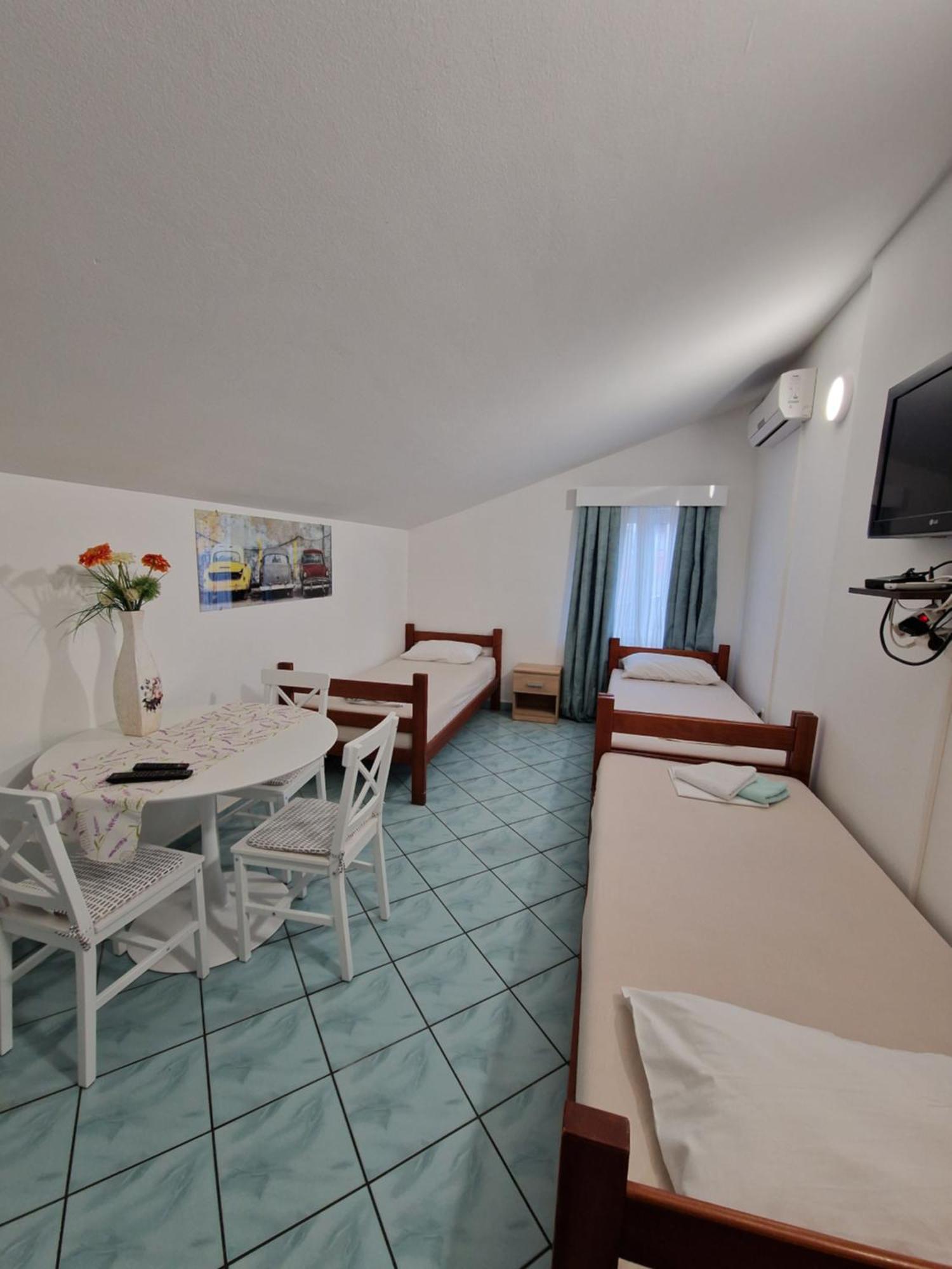 Apartment Pool Knezevic Novalja